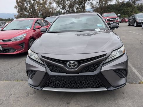 Used 2018 Toyota Camry XSE FWD image 2