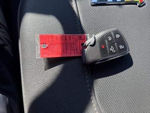 Used 2024 GMC Sierra 2500 AT4 w/ AT4 Premium Plus Package image 31