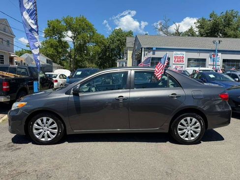 Used 2013 Toyota Corolla LE FWD image 8