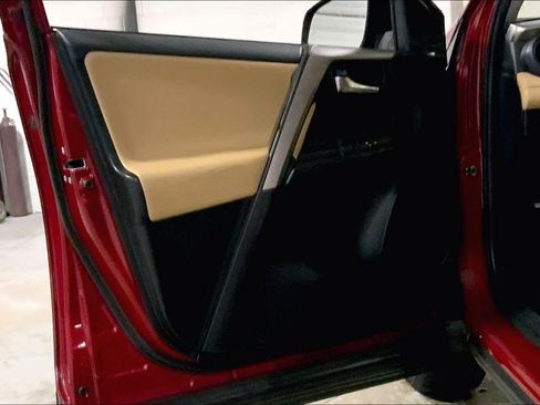 Used 2018 Toyota RAV4 XLE image 21