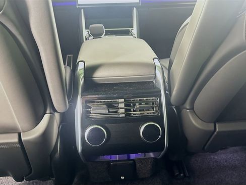 Used 2025 Land Rover Range Rover SE image 26