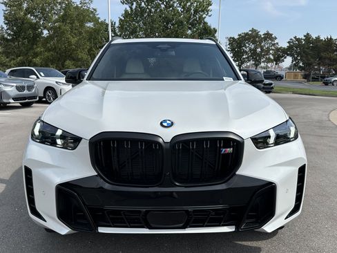Used 2026 BMW X5 M60i w/ Executive Package image 3