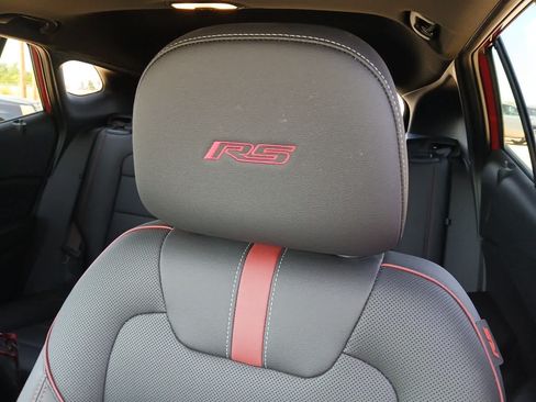 Used 2026 Chevrolet Trax RS w/ Sunroof Package FWD image 17