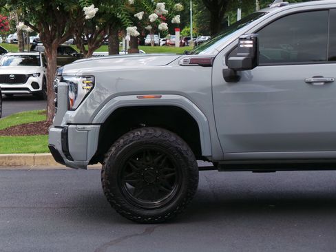 Used 2024 GMC Sierra 2500 AT4 w/ AT4 Premium Plus Package AWD/4WD image 21