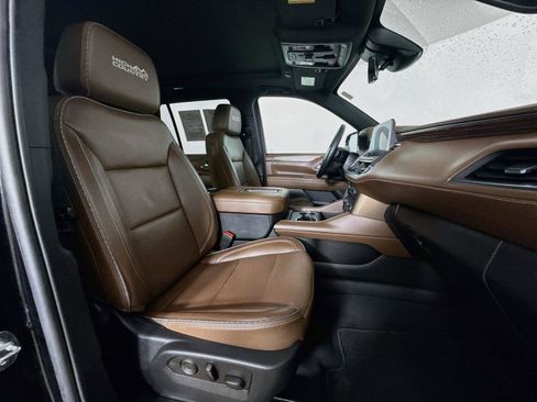 Used 2023 Chevrolet Tahoe High Country w/ Premium Package AWD/4WD image 31