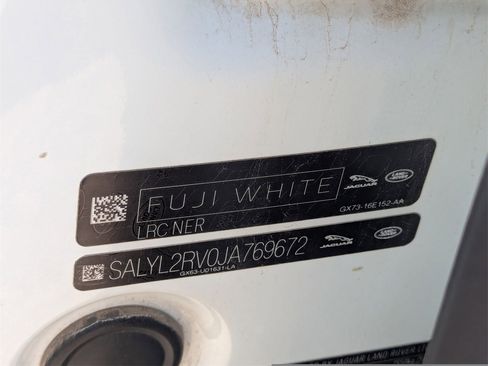 Used 2018 Land Rover Range Rover Velar R-Dynamic SE image 35