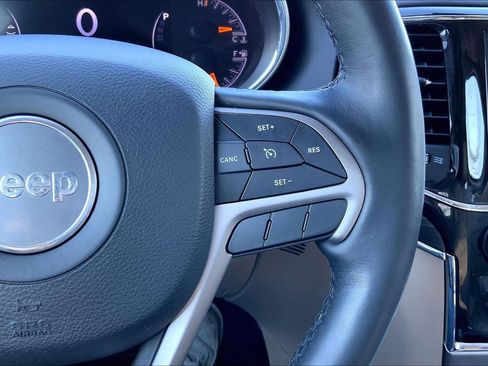Used 2021 Jeep Grand Cherokee Limited image 23