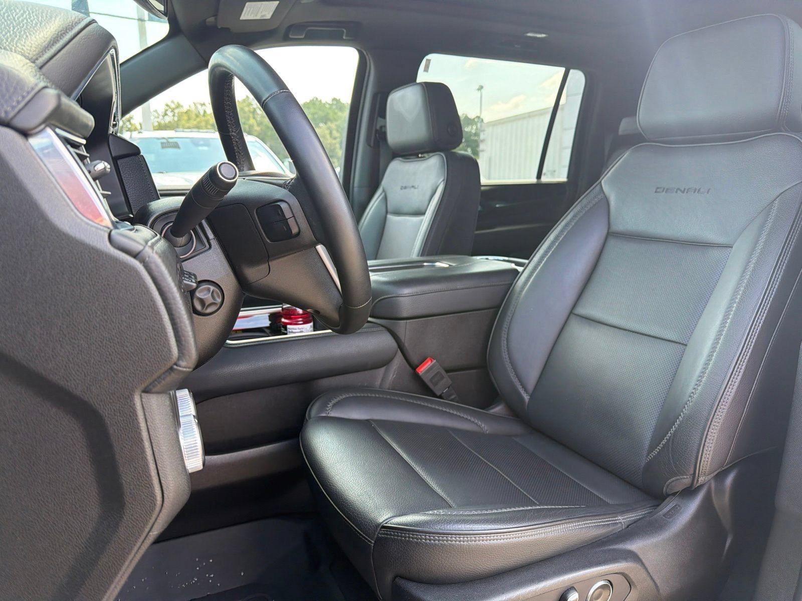 Used 2023 GMC Yukon XL Denali w/ LPO, Floor Liner Package RWD image 8