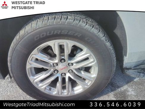 Used 2021 GMC Yukon XL SLT w/ SLT Luxury Plus Package image 9