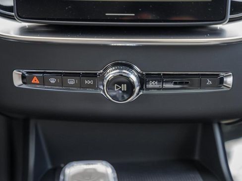 New 2026 Volvo XC90 B6 Plus w/ Protection Package Premier image 23