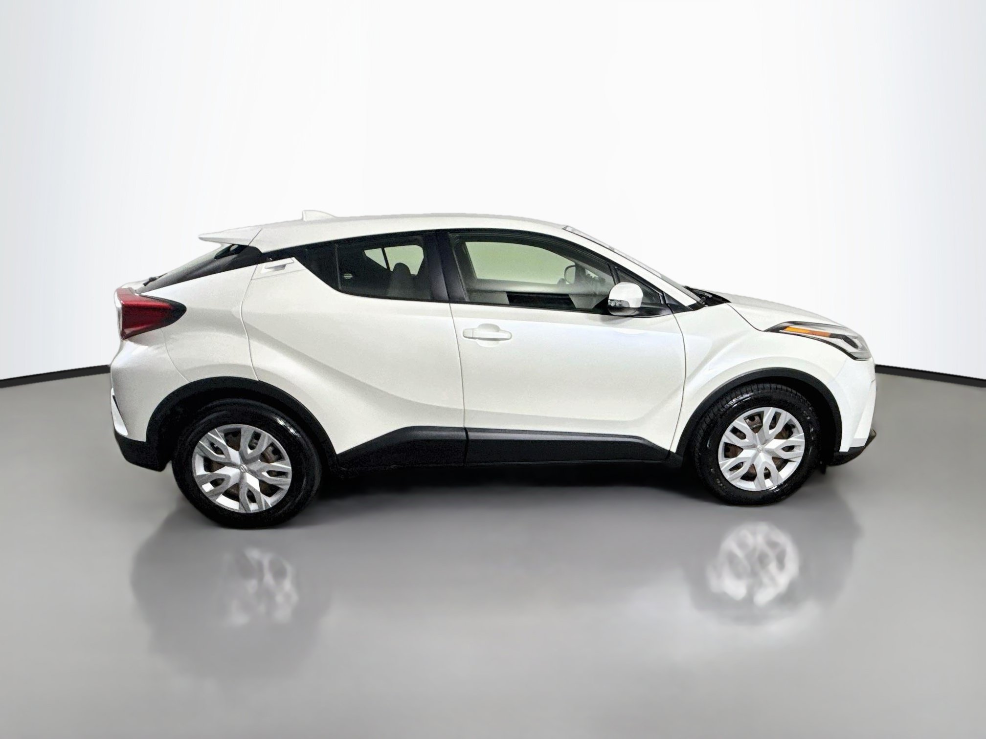 Used 2021 Toyota C-HR LE FWD image 8