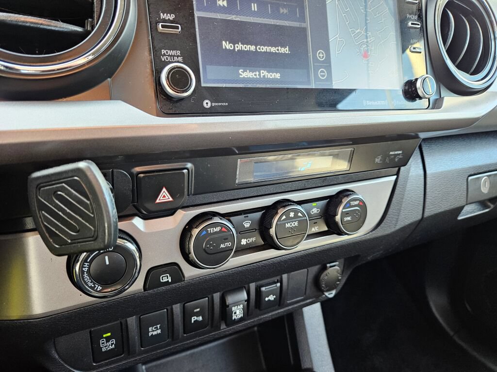 Used 2021 Toyota Tacoma SR5 AWD/4WD image 23