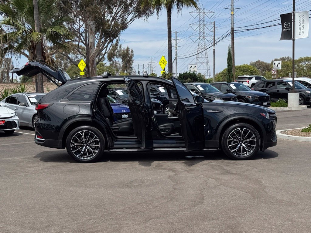 Certified 2025 MAZDA CX-70 Plug-In Hybrid w/ Premium Pkg AWD/4WD image 29