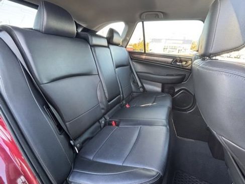 Used 2017 Subaru Outback 2.5i Limited image 16