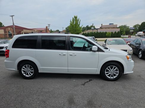 Used 2019 Dodge Grand Caravan SXT FWD image 8