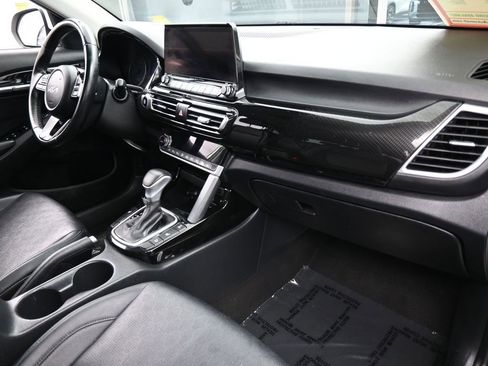 Used 2023 Kia Seltos EX image 47
