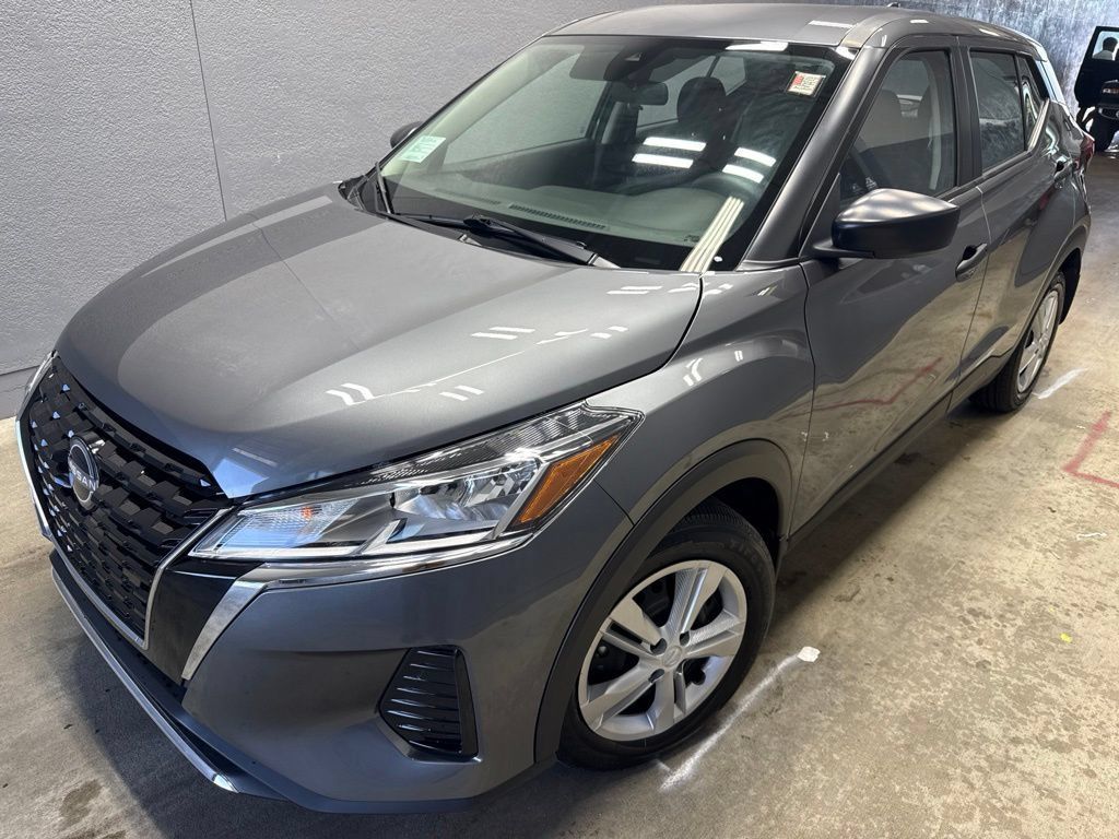 Used 2025 Nissan Kicks Play S FWD image 2