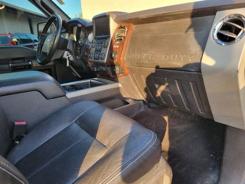 Used 2016 Ford F250 Lariat w/ Lariat Ultimate Package AWD/4WD image 9