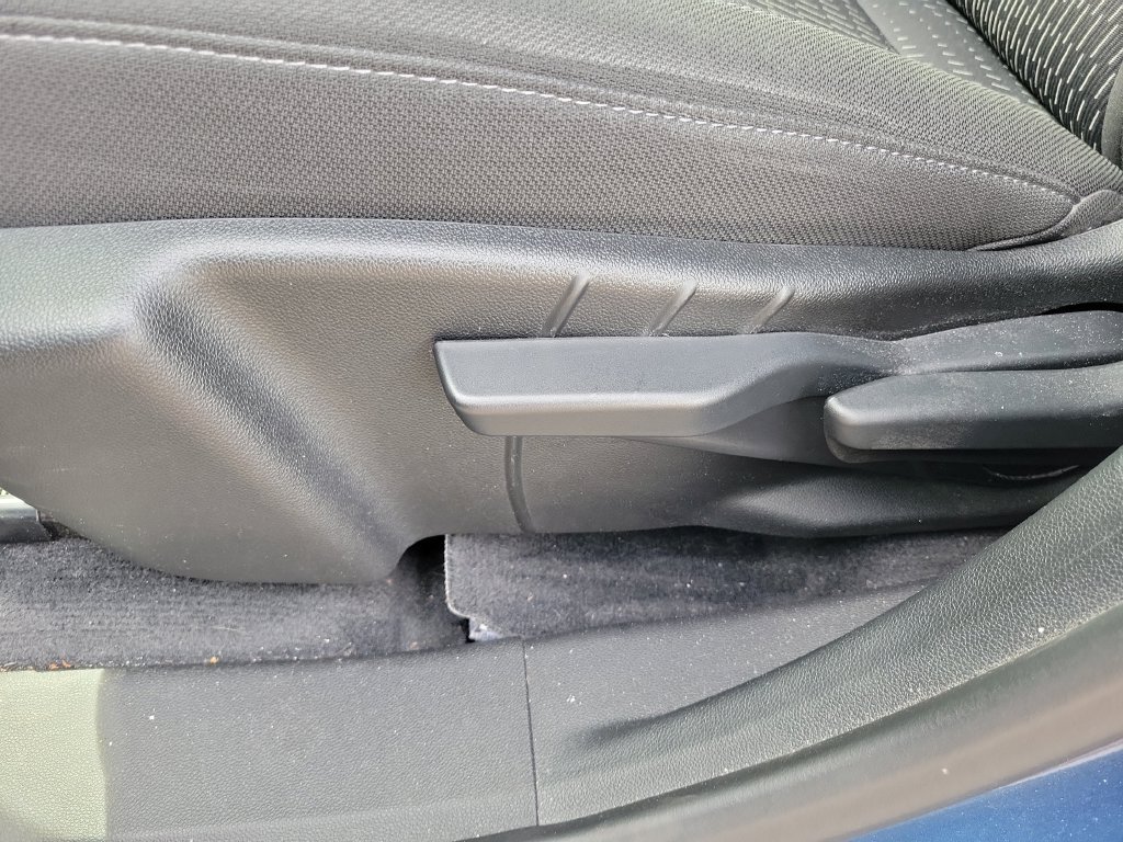 Used 2025 Chevrolet Equinox LT w/ Safety and Technology Package FWD image 21