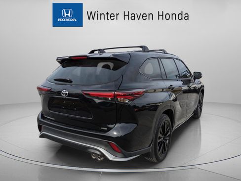 Used 2024 Toyota Highlander LE image 8