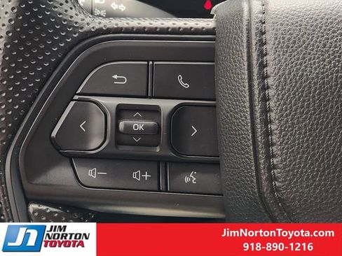 Used 2025 Toyota Tacoma SR image 27