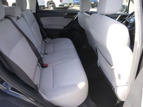 Used 2016 Subaru Forester 2.5i Premium image 16
