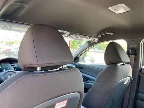 New 2025 Hyundai Elantra SEL image 30