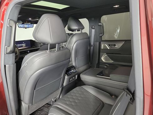 Used 2025 INFINITI QX80 Autograph AWD/4WD image 13