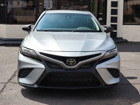 Used 2020 Toyota Camry LE FWD image 3