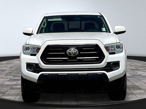 Used 2019 Toyota Tacoma SR w/ SR Convenience Package AWD/4WD image 3