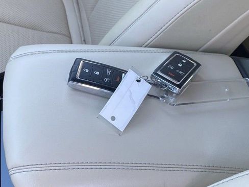 Used 2022 Jeep Grand Cherokee Limited 4xe w/ Luxury Tech Group II image 32