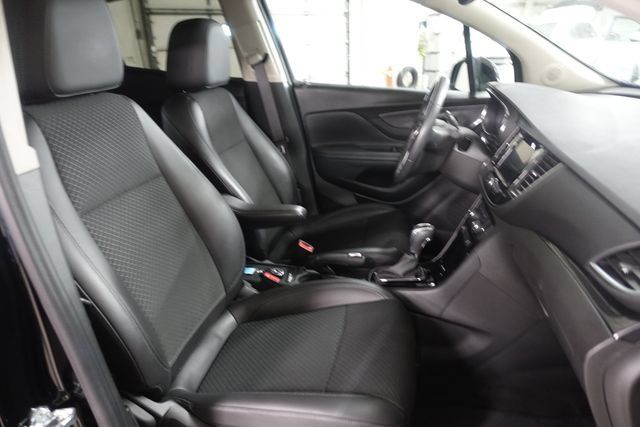Used 2022 Buick Encore Preferred w/ Safety Package AWD/4WD image 25
