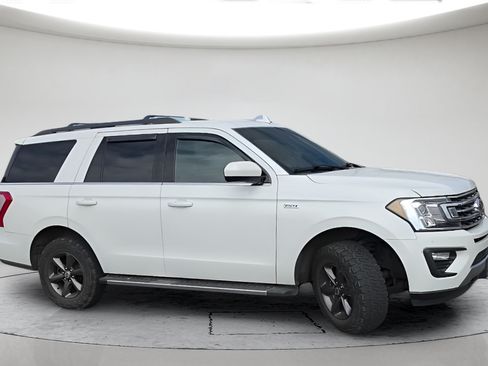 Used 2021 Ford Expedition XLT w/ FX4 Off-Road Package AWD/4WD image 4