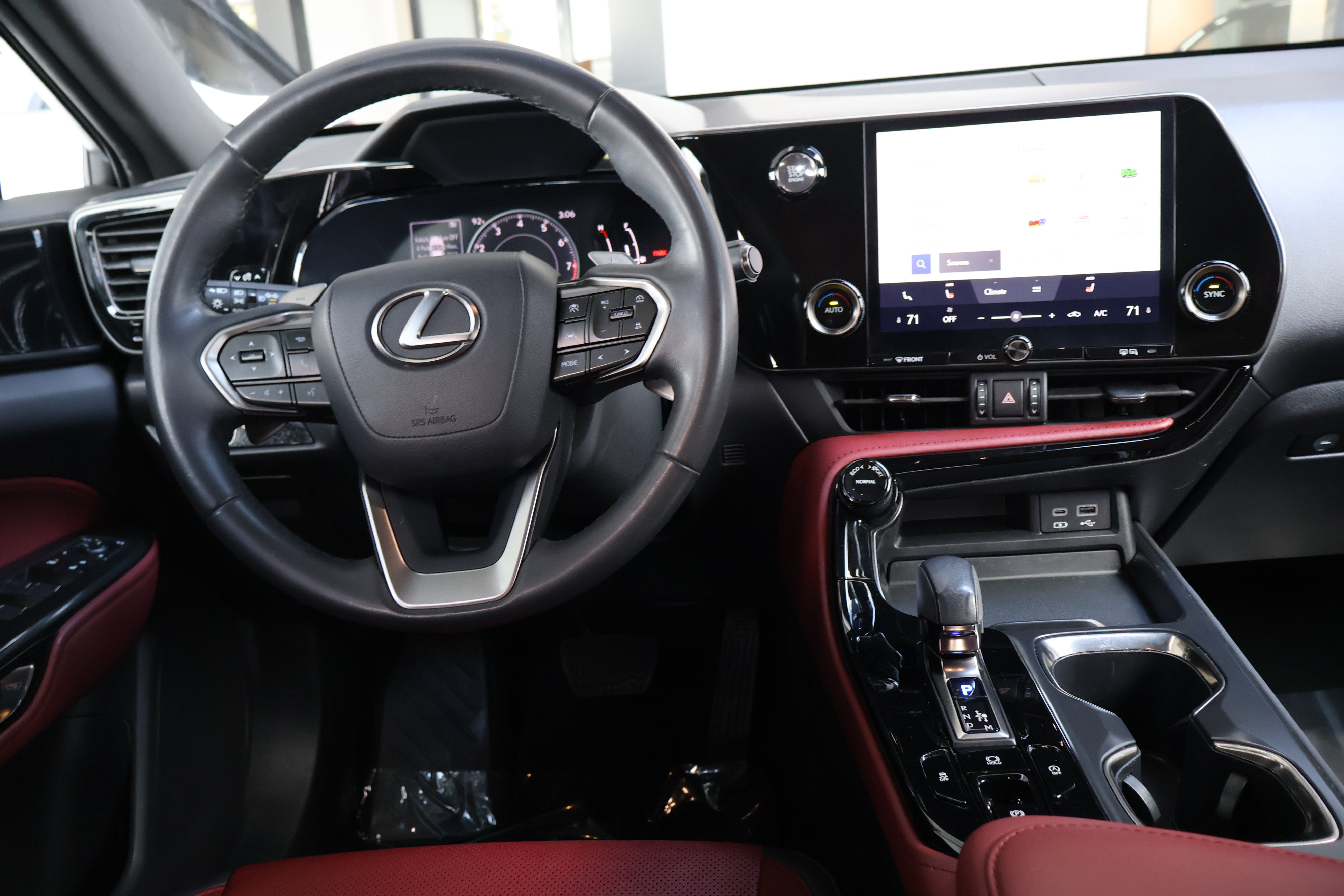 Used 2023 Lexus NX 250 FWD w/ Towing Package (2000 Lbs) image 19