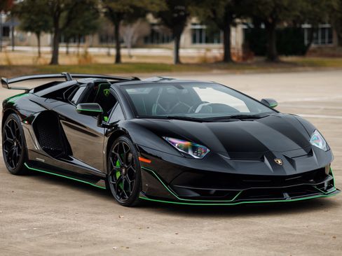 Used 2021 Lamborghini Aventador SVJ image 11