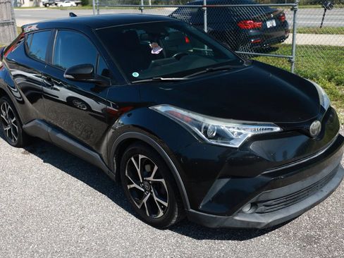 Used 2018 Toyota C-HR XLE FWD image 8