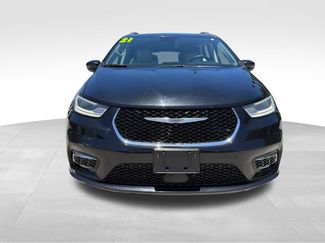 Used 2021 Chrysler Pacifica Touring-L FWD video 2