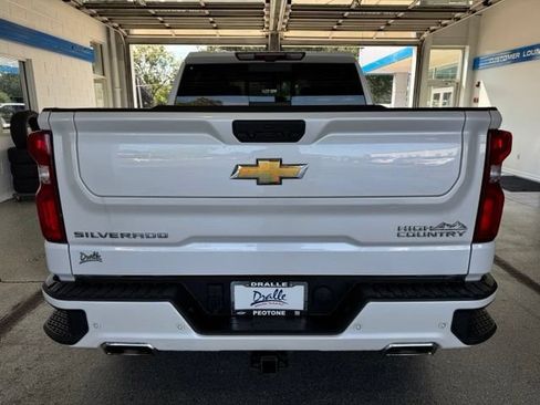 Used 2022 Chevrolet Silverado 1500 High Country w/ High Country Premium Package AWD/4WD image 10