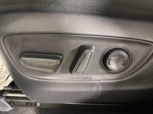 Used 2023 Toyota RAV4 SE image 27