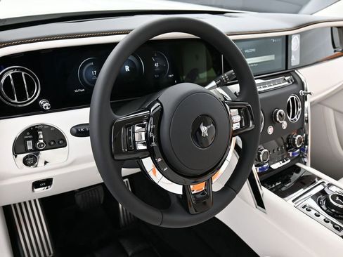 New 2026 Rolls-Royce Cullinan AWD/4WD image 16