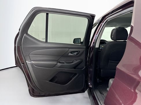 Used 2018 Chevrolet Traverse LT image 25