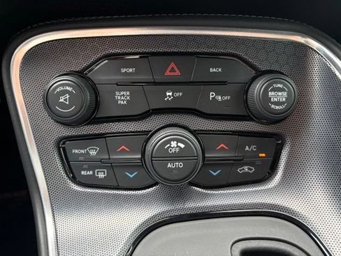 Used 2016 Dodge Challenger R/T Scat Pack w/ Leather Interior Group RWD image 29
