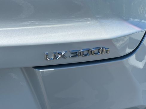 Used 2025 Lexus UX 300h FWD w/ Accessory Package (Z2) image 23