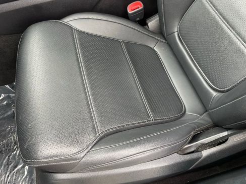 Used 2023 Mercedes-Benz GLC 300 image 25