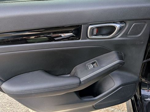 Used 2022 Honda Civic Touring image 27