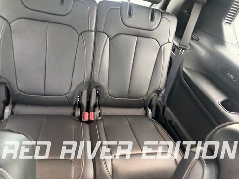 Used 2025 Jeep Grand Cherokee L Limited w/ MOPAR Finishing Package image 15