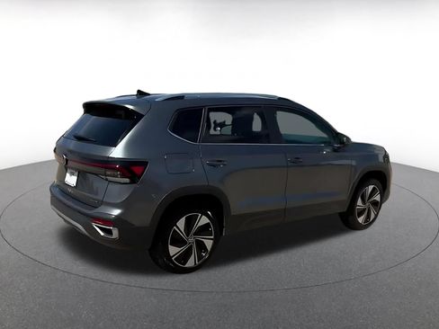Used 2026 Volkswagen Taos SE AWD/4WD image 14