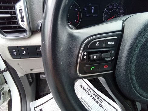 Used 2019 Kia Sportage EX image 17