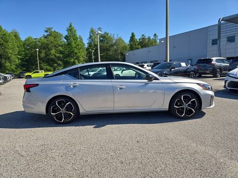 Certified 2024 Nissan Altima 2.5 SR FWD image 9
