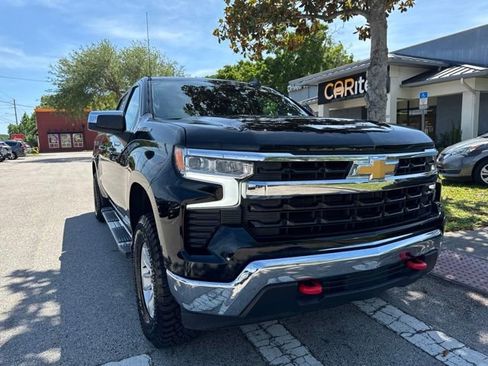Used 2023 Chevrolet Silverado 1500 LT w/ Protection Package AWD/4WD image 2